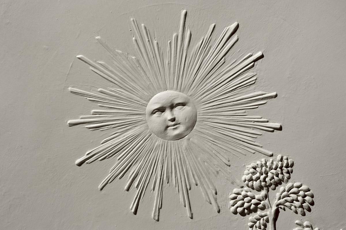 Meersburg New Palace, Sun from the illustration of midday, stucco element in the first antechamber, by Carlo Pozzi, 1760/62