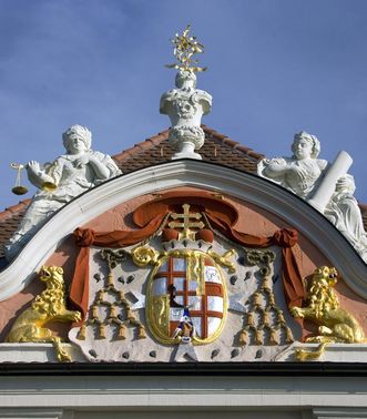 Giebelwappen des Neuen Schlosses Meersburg, Foto: Staatliche Schlösser und Gärten Baden-Württemberg, Achim Mende