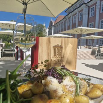 Foto: Grüter im Schloss Neues Schloss Meersburg, Gastronomie im Schloss
