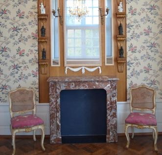 Porcelain cabinet, Meersburg New Palace