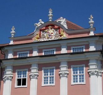 Pilastergliederung mit Kolossalkapitellen an der Fassade des Neuen Schlosses Meersburg, Foto: Staatliche Schlösser und Gärten Baden-Württemberg, Nina Kreckel