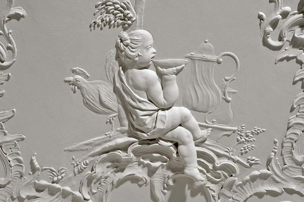 Meersburg New Palace, Drinking cherub in the first antechamber